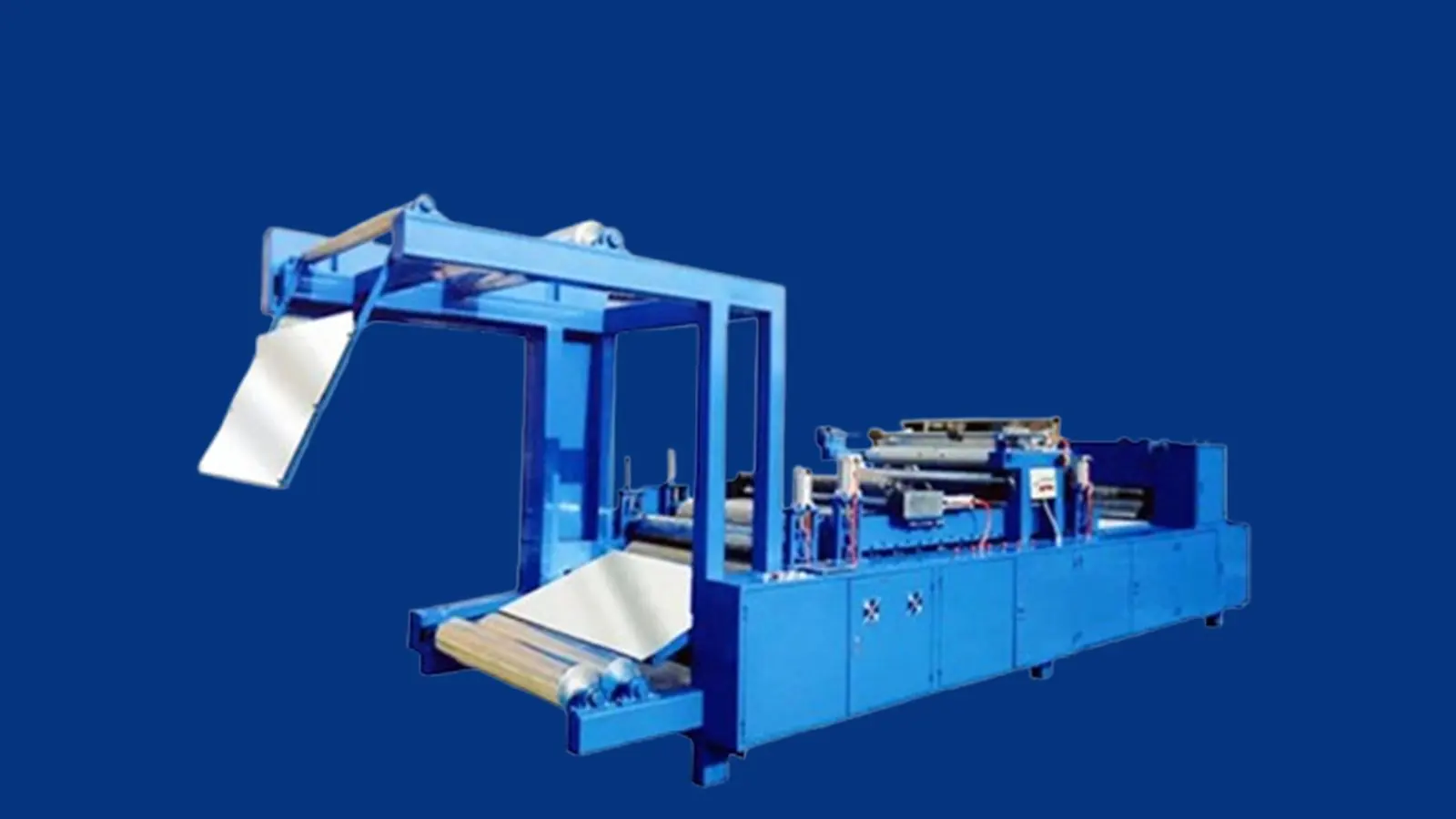 Oven and cutting end of a cooling pad production line